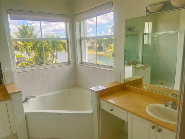 0 - 11336 Nw 47 Th Ln, House other with 4 bedrooms, 3 bathrooms and null parking in Doral FL | Image 17