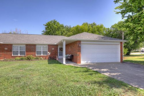 817 Wendy Ln, Carthage, MO, 64836-3352 | Card Image