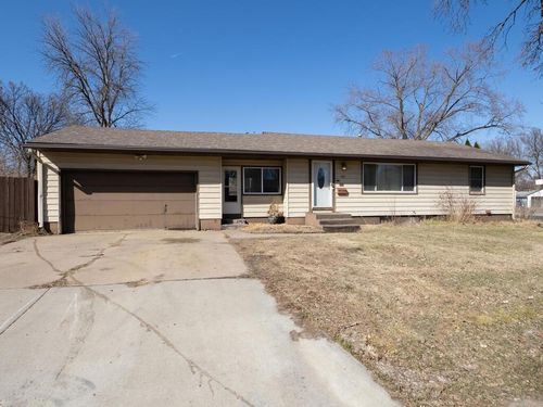 195 53rd Ave Ne, Fridley, MN, 55421-1135 | Card Image