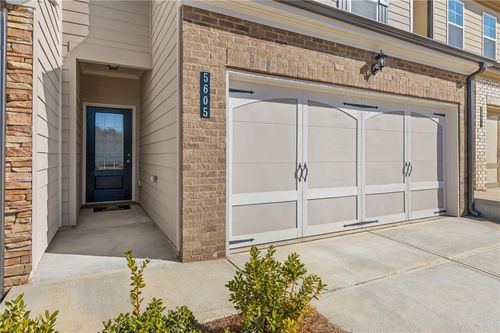 5605 Overview Dr, Flowery Branch, GA, 30542-7211 | Card Image