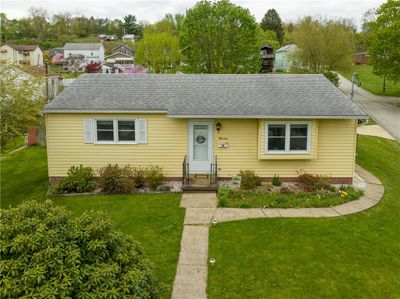 51 E Chestnut St, House other with 2 bedrooms, 1 bathrooms and 1 parking in Blairsville Area PA | Image 2