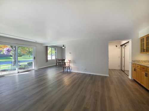 unit-1c-474 Raintree Ct, Glen Ellyn, IL, 60137-6723 | Card Image