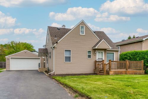 526 Clover Ln, Round Lake Beach, IL, 60073-2217 | Card Image