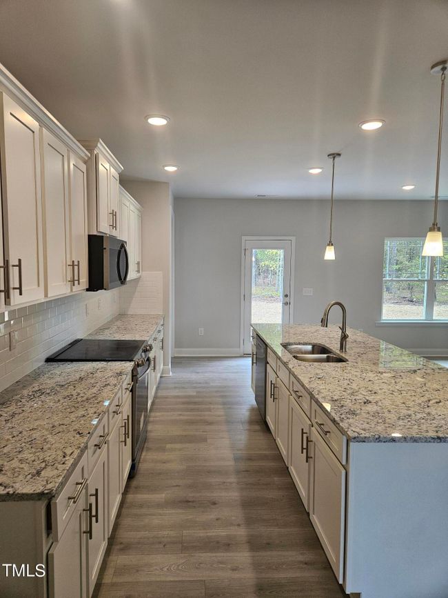 Kitchen | Image 8