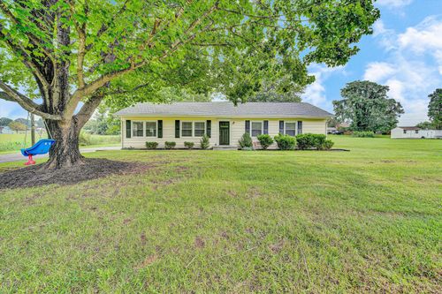 84 Oak Ln, Troutville, VA, 24175-6782 | Card Image