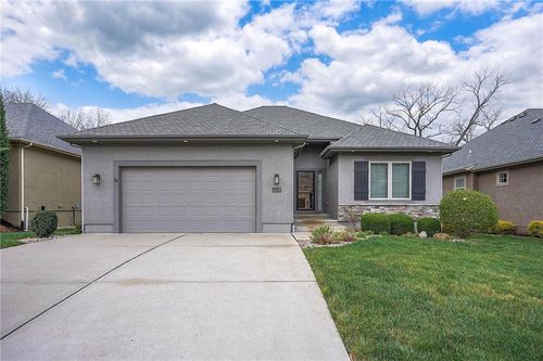 4008 Ne Grant St, Lees Summit, MO, 64064-7884 | Card Image