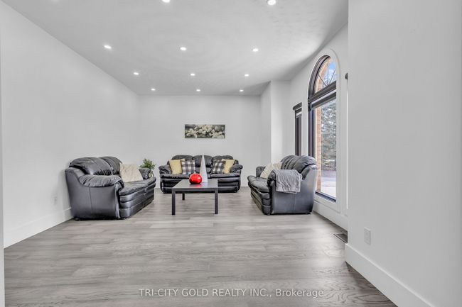 2 Currie Drive, House other with 4 bedrooms, 5 bathrooms and 11 parking in Puslinch ON | Image 5