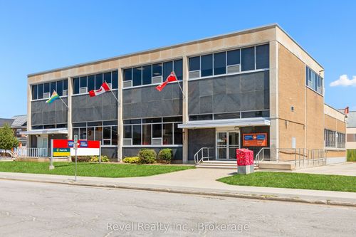 upper-3-34 Cambridge St S, Lindsay, ON, K9V3B8 | Card Image
