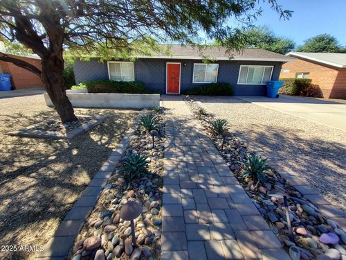 2225 E Glenrosa Ave, Phoenix, AZ, 85016-6124 | Card Image