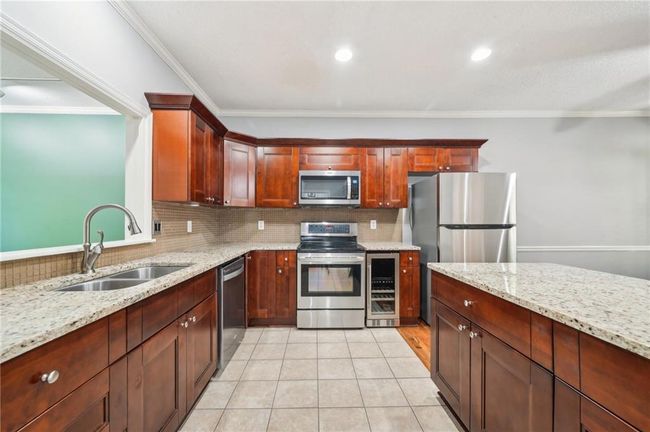 171 Riverview Trl, Condo with 3 bedrooms, 4 bathrooms and 2 parking in Roswell GA | Image 4