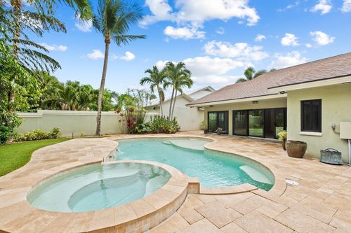 141 Sand Pine Dr, Jupiter, FL, 33477-9677 | Card Image