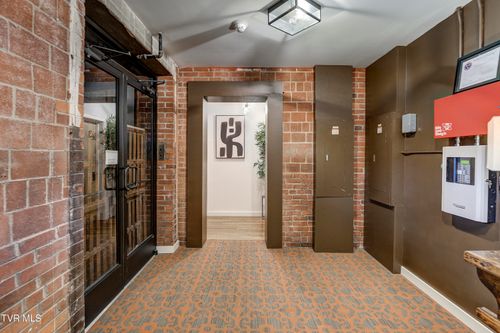 103-201 8th St, Bristol, TN, 37620-2216 | Card Image