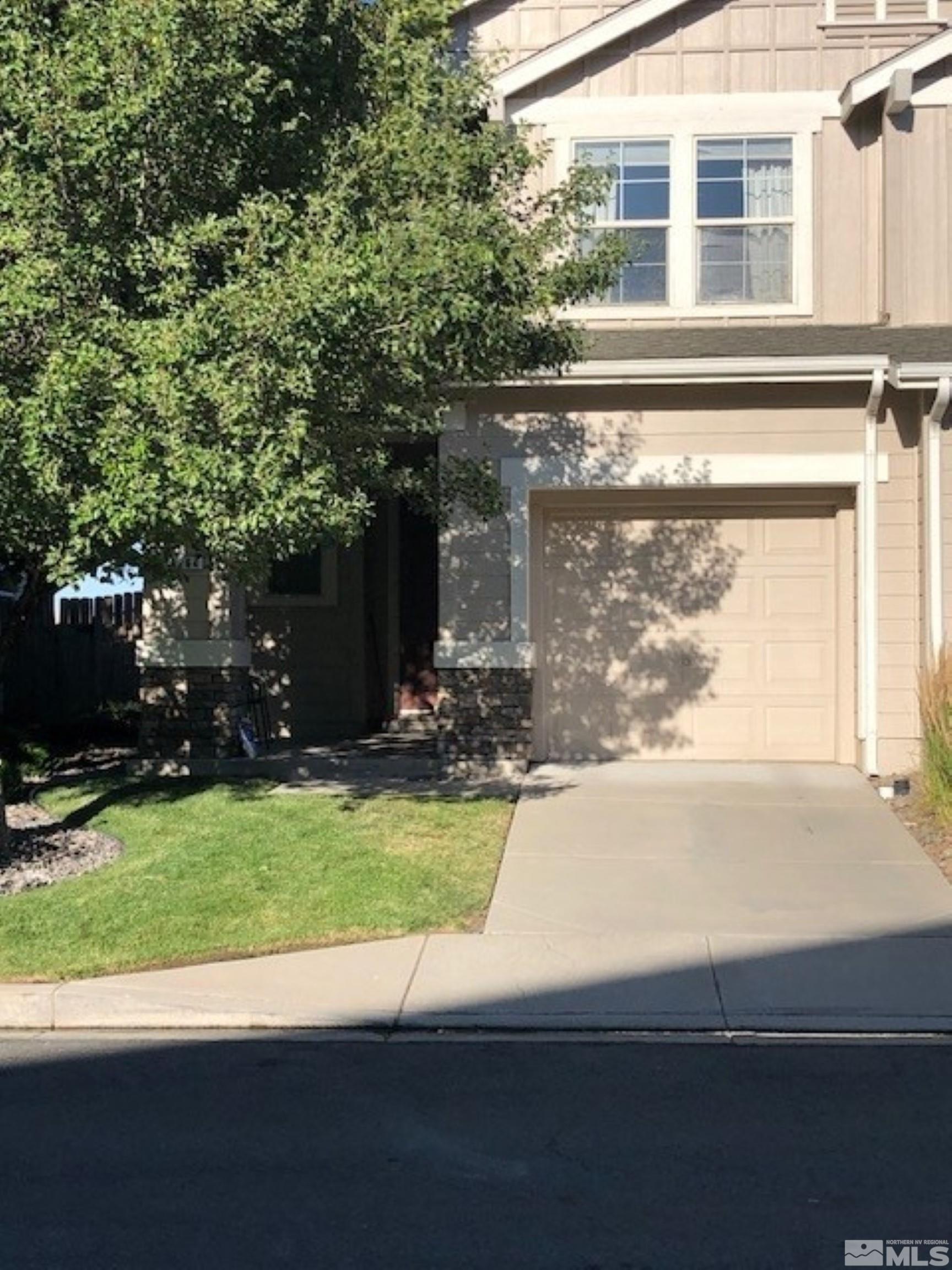 Lone Wolf Cir, Reno, NV 89506