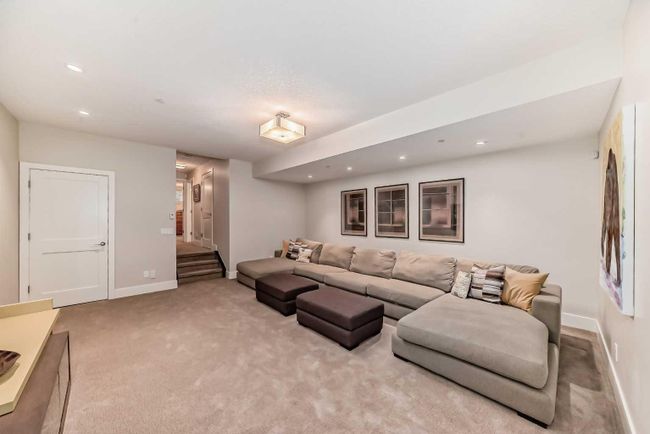 1809 Broadview Road Nw, Home with 4 bedrooms, 4 bathrooms and 3 parking in Calgary AB | Image 44