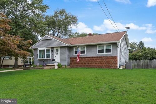 7 Chalfont St, CINNAMINSON, NJ, 08077-2128 | Card Image