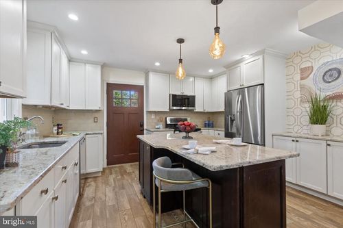 6115 Washington Blvd, ARLINGTON, VA, 22205-2132 | Card Image
