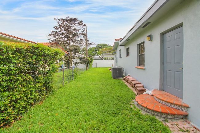 5959 Sw 16 Th Ter, House other with 3 bedrooms, 2 bathrooms and null parking in Miami FL | Image 29
