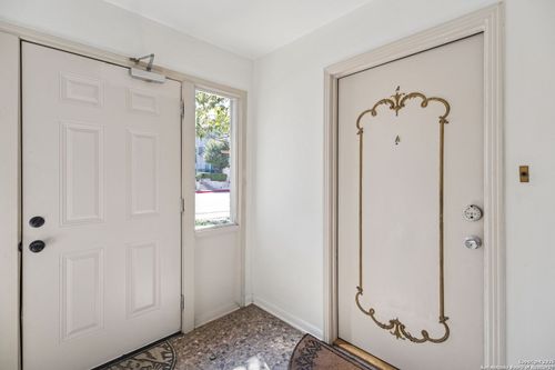 200a-200 Ruelle, San Antonio, TX, 78209-4058 | Card Image