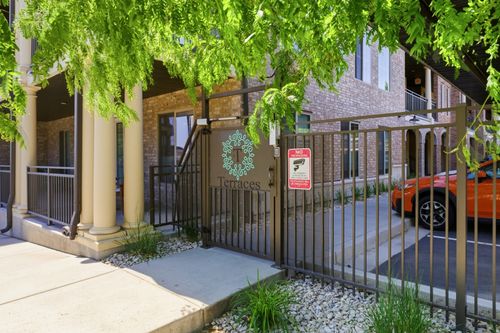 a202-2369 E Murray Holladay Rd, Holladay, UT, 84117-4675 | Card Image