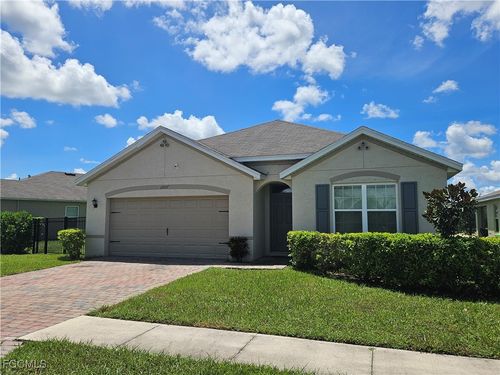 10517 Canal Brook Ln, LEHIGH ACRES, FL, 33936-6674 | Card Image