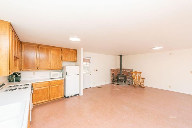 121,141 Mountain Aire Ln, House other with 2 bedrooms, 1 bathrooms and 15 parking in Trinity Center CA | Image 16