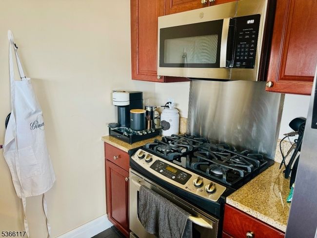 APT-2205 - 1 Spring St, Townhouse with 2 bedrooms, 2 bathrooms and null parking in New Brunswick NJ | Image 28