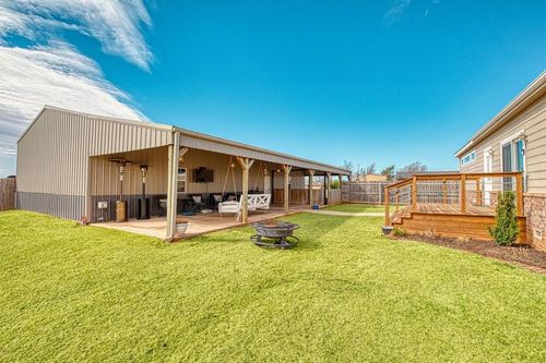 514 E Tenth St, Leedey, OK, 73654-6651 | Card Image