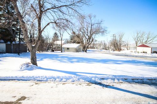 1138 1st St, Estevan, SK, S4A0G9 | Card Image