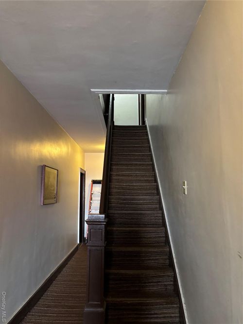 apt-4-556 Broadway, Carle Place, NY, 11514-1761 | Card Image