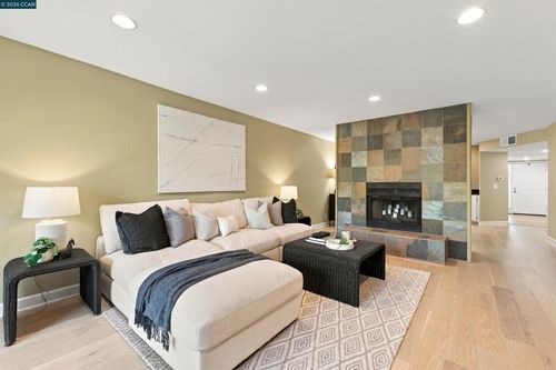 1614 San Miguel Dr, Walnut Creek, CA, 94596-4868 | Card Image