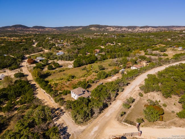 989 Oil Wl, Home with 3 bedrooms, 2 bathrooms and null parking in Pipe Creek TX | Image 86