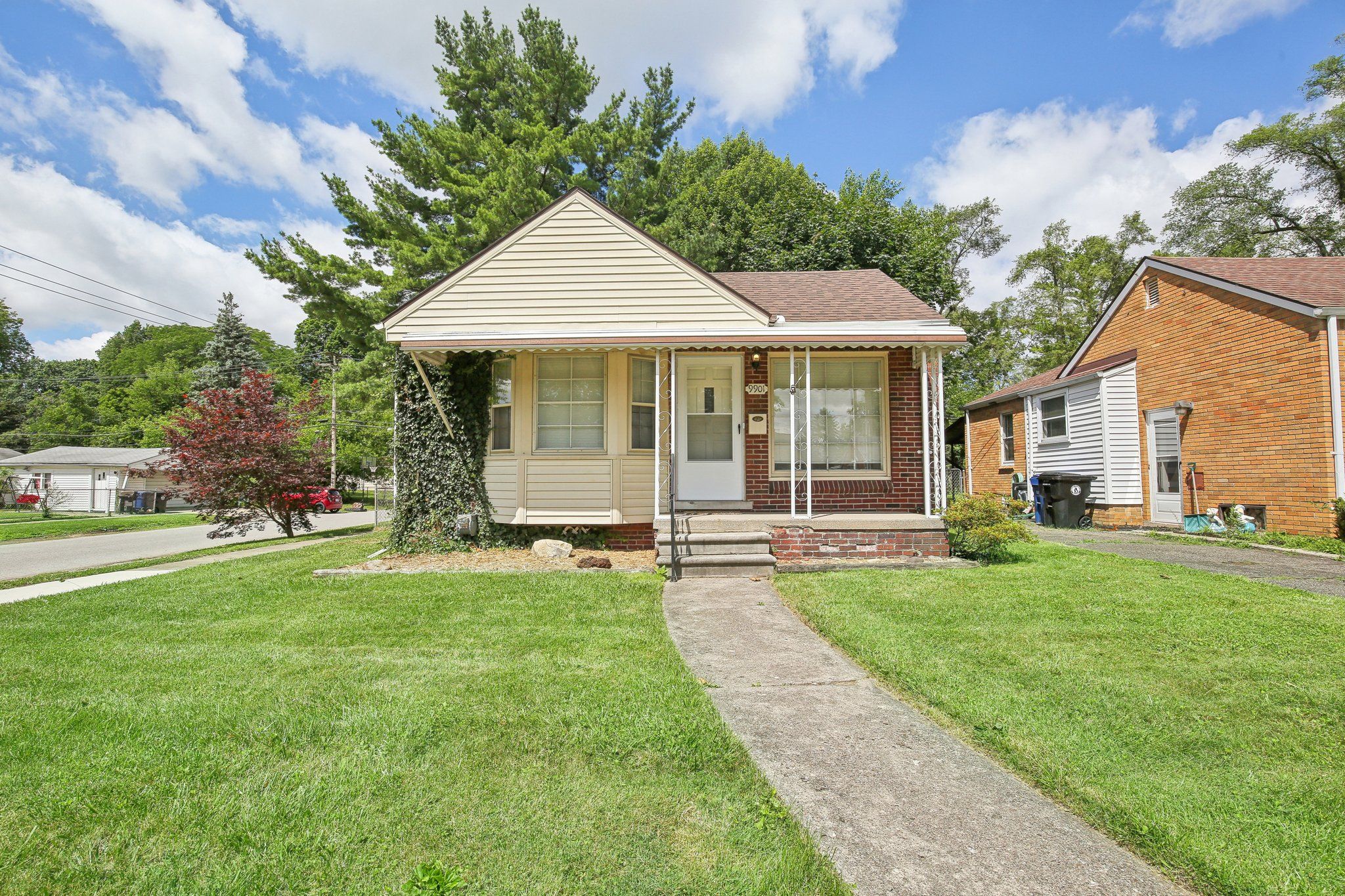 Kinloch , Redford, MI 48239