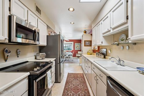 10526 W Highwood Ln, Sun City, AZ, 85373-1974 | Card Image