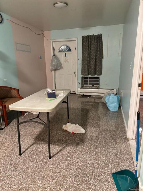 35 109th St, Corona, NY, 11368-1292 | Card Image