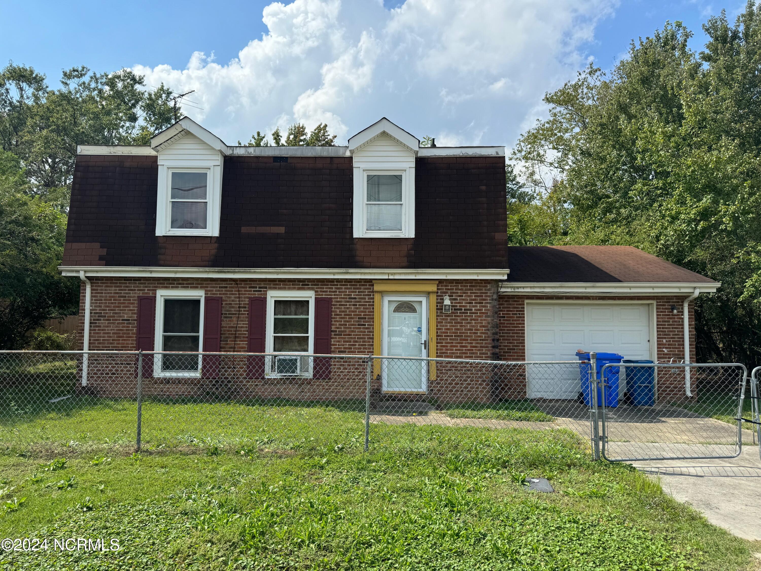 Glensford Dr, Fayetteville, NC 28314