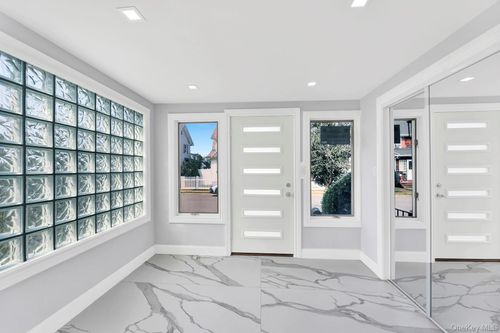 38 Chester Ct, Oceanside, NY, 11572-1109 | Card Image