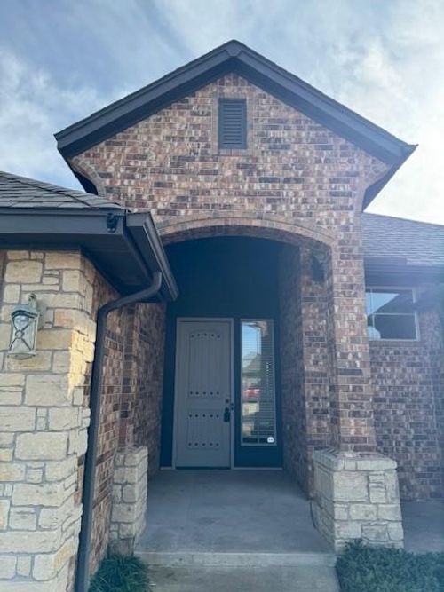 2704 Se 38th St, Moore, OK, 73160-9736 | Card Image