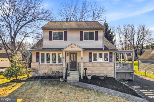 242 Center St, MOORESTOWN, NJ, 08057-1206 | Card Image