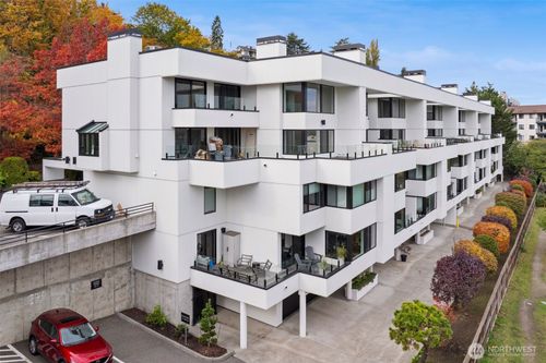 apt-105-2410 Aurora Ave N, Seattle, WA, 98109-2267 | Card Image