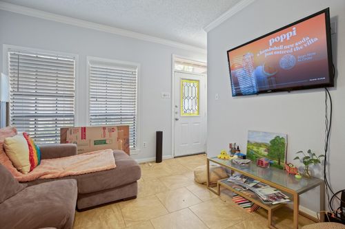 101-715 W 22nd 1/2 St, Austin, TX, 78705-5142 | Card Image