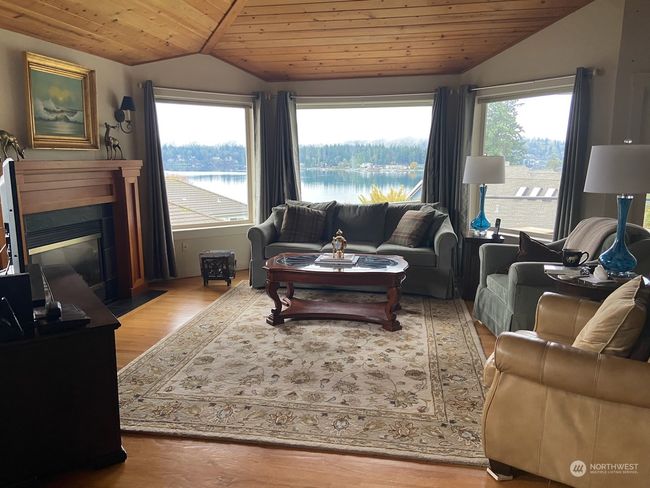 Living room with gas fireplace and great views | Image 19