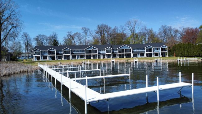 27 Lane 345 Crooked Lk, Condo with 3 bedrooms, 3 bathrooms and null parking in Angola IN | Image 34