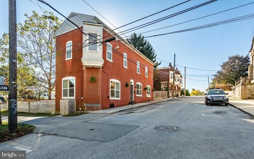 101 Chestnut St, PARKESBURG, PA, 19365-1334 | Card Image