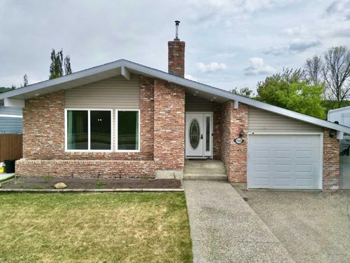 7505 96 Street, Peace River, AB, T8S1E4 | Card Image