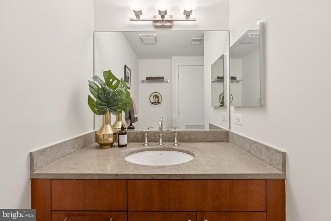 APT-1005 - 2001 15 Th St N, Condo with 2 bedrooms, 2 bathrooms and null parking in ARLINGTON VA | Image 40