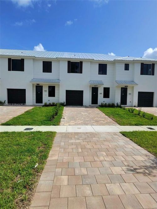 880-880 Sw 1st St, Florida City, FL, 33034-4602 | Card Image