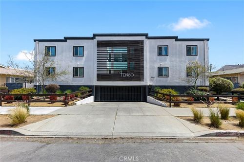 1060 Olive Ave, Long Beach, CA, 90813-3561 | Card Image