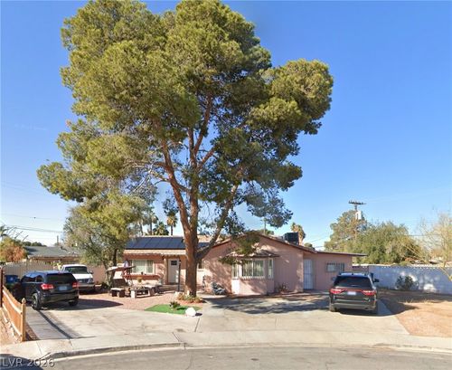 3554 Regents Cir, Las Vegas, NV, 89121-3330 | Card Image