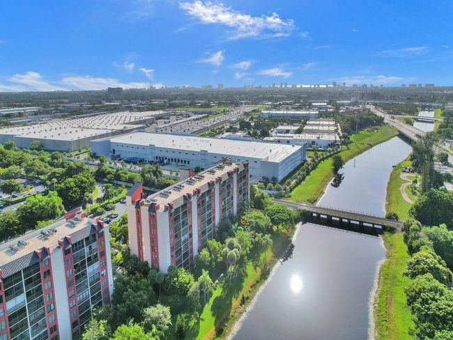 APT-601 - 2200 S Cypress Bend Dr, Condo with 2 bedrooms, 2 bathrooms and null parking in Pompano Beach FL | Image 5