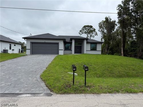 900 Alaska Ave, Lehigh Acres, FL, 33971-6433 | Card Image